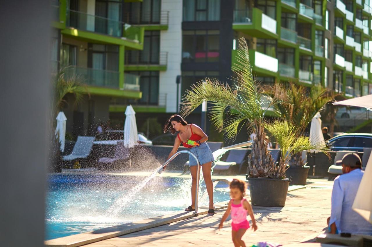 Rebeq Aparthotel Alezzi Beach Năvodari Exterior foto